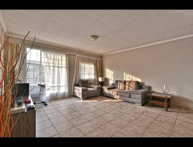 2 BEDROOM APARTMENT FOR SALE IN VERWOERDPARK